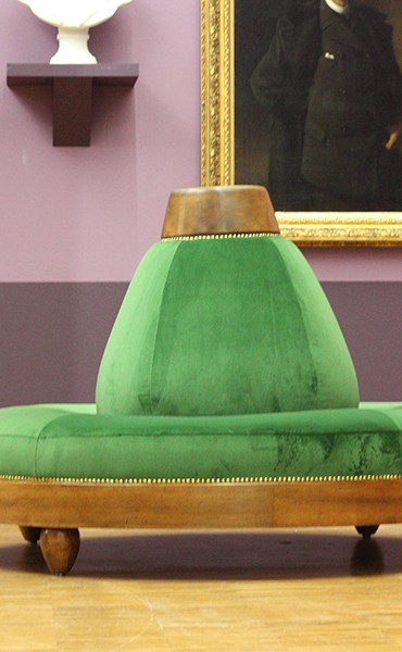 08 Fauteuil Borne XIXème Velours Lelièvre clous dorés